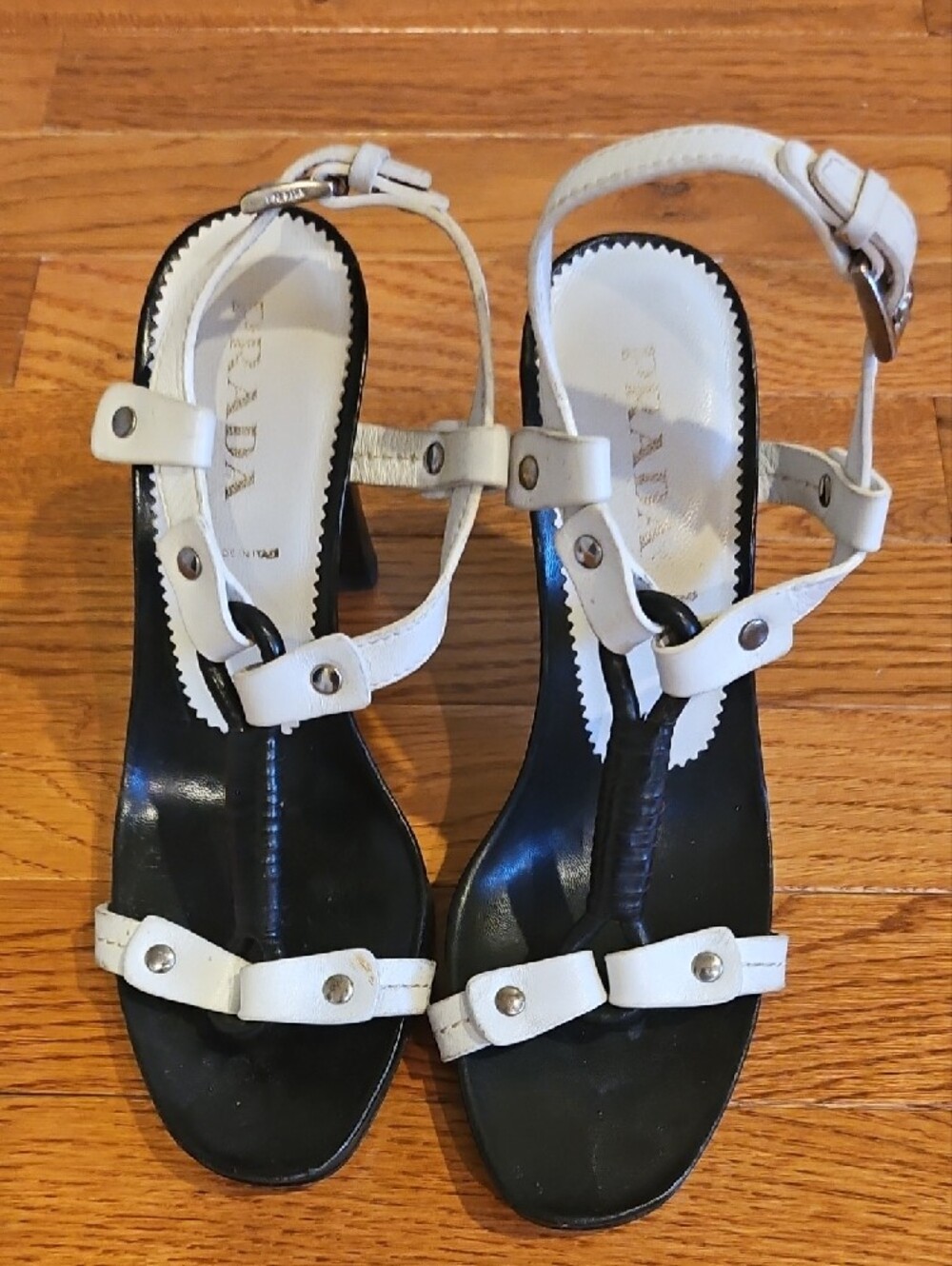 Prada Sz 35.5 Black And White Women's Sandals - Picture 5 of 5